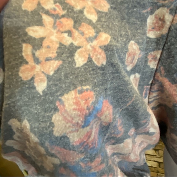 Size Medium Denver Hayes Shirt - Picture 3 of 4